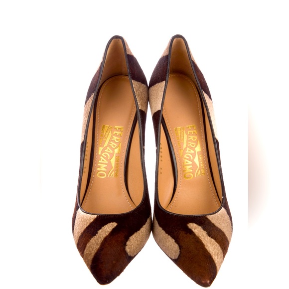 Salvatore Ferragamo pump with 3.5” heel size 6 - Picture 1 of 4